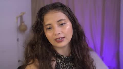 Snapshot of lirio05 chatting on 14, 11, 2025 Lily see u on december 2 online show from 14, 11, 2025