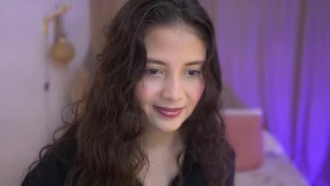 Snapshot of lirio05 chatting on 27, 11, 2025 Lily see u on december 2 online show from 27, 11, 2025