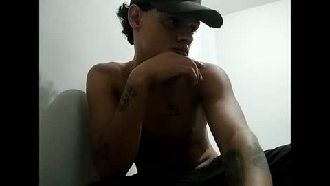 Snapshot of liroy_demon chatting on 5, 8, 2026 liroy_demon online show from 5, 8, 2026