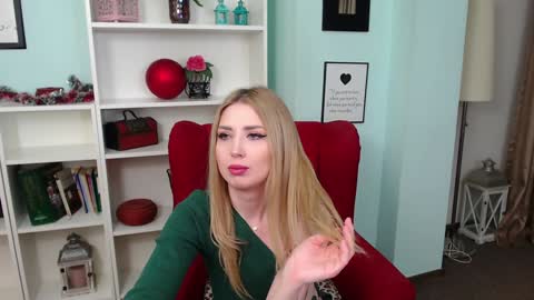 Snapshot of lisa_caprice chatting on 3, 1, 2025 Lisa Caprice online show from 3, 1, 2025