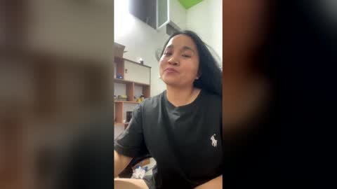 lisa_hanw online show from 21, 4, 2026