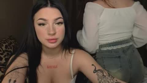 Lisa and Den online show from 4, 10, 2025