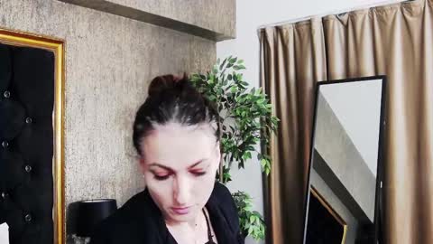 lisacroft online show from 27, 2, 2025