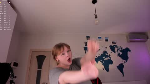 -Lisa- Help me to reach 100 thumbs up3 online show from 13, 12, 2024