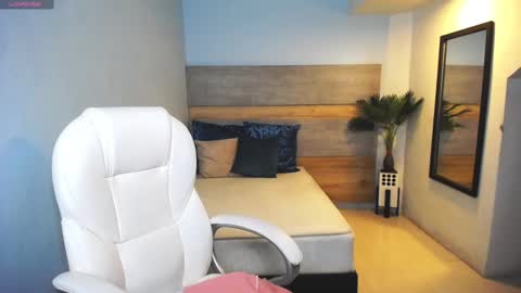 Liseth Fox online show from 4, 1, 2025