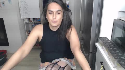 Lisette LaRoche online show from 2, 12, 2025