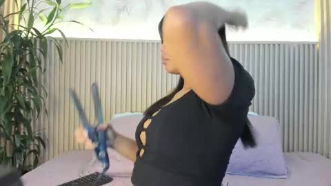 Snapshot of liss_reyes chatting on 24, 10, 2025 Liss online show from 24, 10, 2025