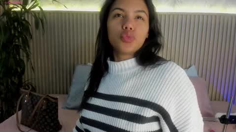 Snapshot of liss_reyes chatting on 13, 11, 2025 Liss online show from 13, 11, 2025