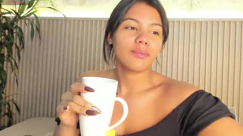 Snapshot of liss_reyes chatting on 25, 11, 2025 Liss online show from 25, 11, 2025
