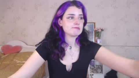 Snapshot of lissalucy chatting on 15, 5, 2026 Alice Dont forget to thumbs up its very important online show from 15, 5, 2026