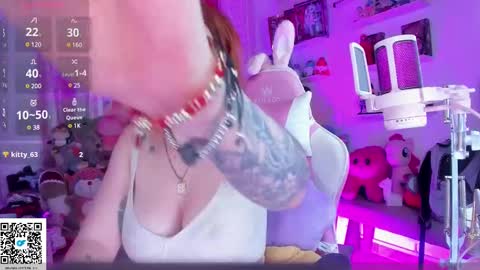 Snapshot of little__ary chatting on 18, 2, 2025 little ary online show from 18, 2, 2025