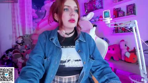 Snapshot of little__ary chatting on 8, 3, 2025 little ary online show from 8, 3, 2025