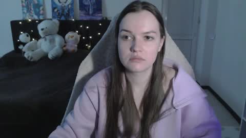 Snapshot of little__flowers chatting on 3, 5, 2026 little__flowers online show from 3, 5, 2026