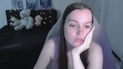Snapshot of little__flowers chatting on 11, 5, 2026 little__flowers online show from 11, 5, 2026