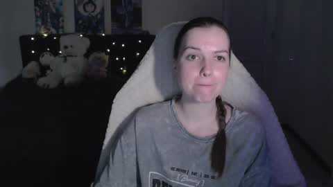 Snapshot of little__flowers chatting on 28, 5, 2026 little__flowers online show from 28, 5, 2026