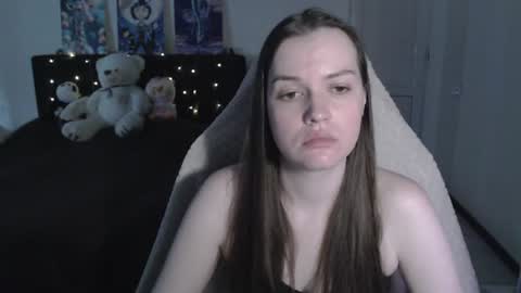 Snapshot of little__flowers chatting on 11, 6, 2026 little__flowers online show from 11, 6, 2026