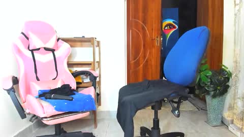 Snapshot of little_africa chatting on 5, 1, 2026 little_africa online show from 5, 1, 2026