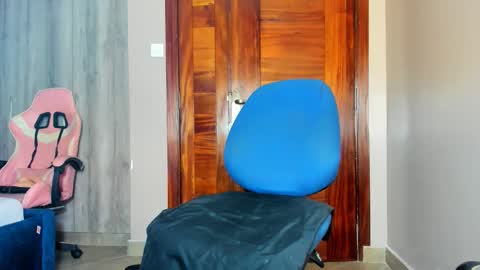 little_africa online show from 12, 4, 2026