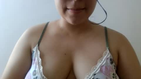 Snapshot of little_anef chatting on 25, 6, 2026 little_anef online show from 25, 6, 2026