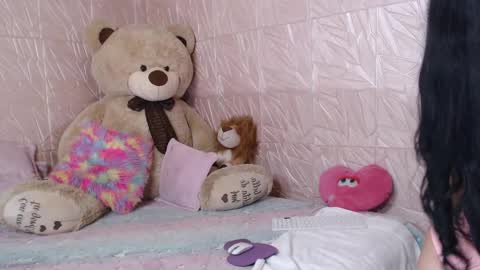 TU ANGELITO online show from 25, 2, 2025