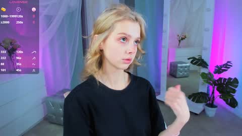 Snapshot of little_anitta chatting on 4, 12, 2024 Anita B-day stream on 7TH DEC online show from 4, 12, 2024