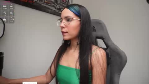 Snapshot of little_eli chatting on 8, 2, 2026 Help me reach 100 likes online show from 8, 2, 2026