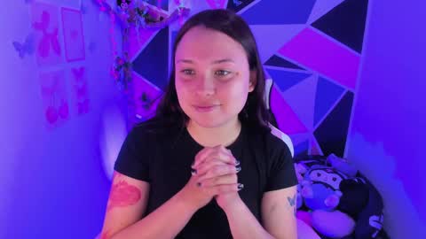 Snapshot of little_emma0 chatting on 19, 5, 2026 Carol online show from 19, 5, 2026