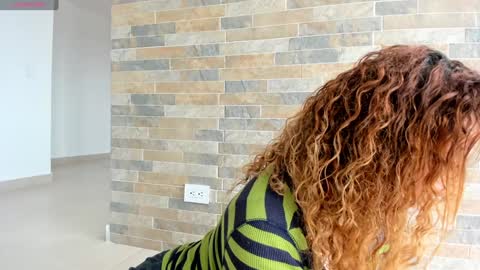 Snapshot of little_izzi chatting on 4, 2, 2025 Izzi online show from 4, 2, 2025