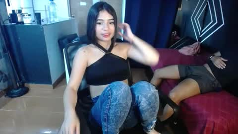 Snapshot of little_kmi chatting on 26, 11, 2025 little_kmi online show from 26, 11, 2025