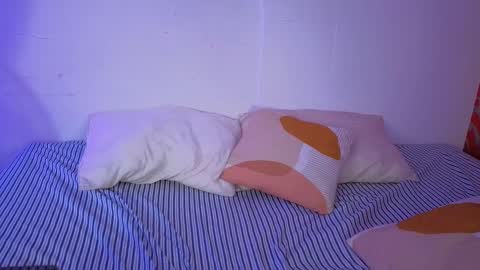 Snapshot of little_lilith_apple chatting on 5, 10, 2025 little_lilith_apple online show from 5, 10, 2025