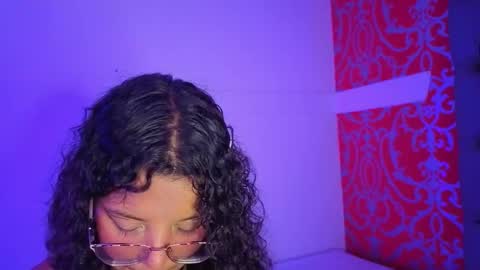 Snapshot of little_lilith_apple chatting on 4, 11, 2025 little_lilith_apple online show from 4, 11, 2025