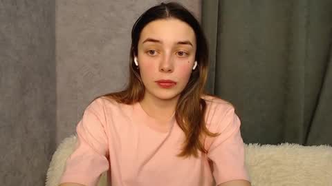 Mia   Im online every day 1530 PM in New York  2030 PM in London online show from 16, 12, 2024