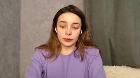 Mia   Im online every day 1530 PM in New York  2030 PM in London online show from 26, 12, 2024