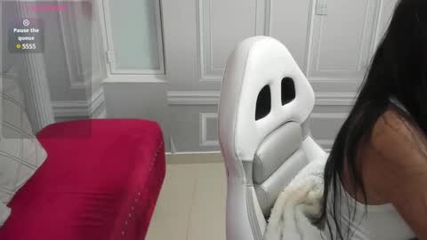 Snapshot of little_naiara chatting on 28, 12, 2024 Katty online show from 28, 12, 2024