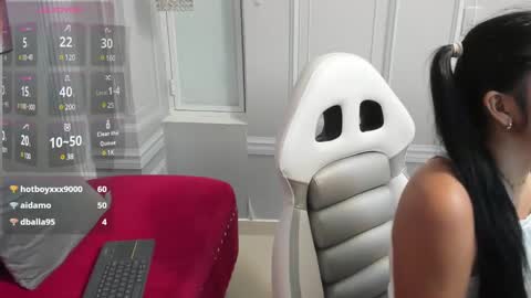 Snapshot of little_naiara chatting on 28, 12, 2024 Katty online show from 28, 12, 2024