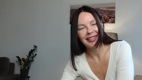 Snapshot of little_nicole_ chatting on 24, 9, 2025 Nicole online show from 24, 9, 2025