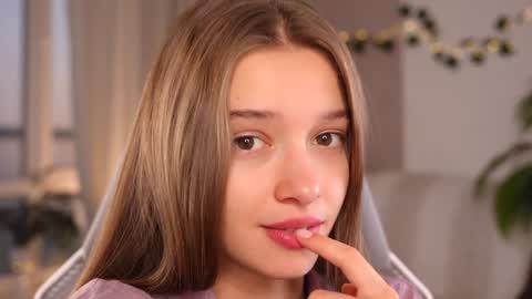 Snapshot of little_poetry chatting on 9, 9, 2025 Kiki online show from 9, 9, 2025
