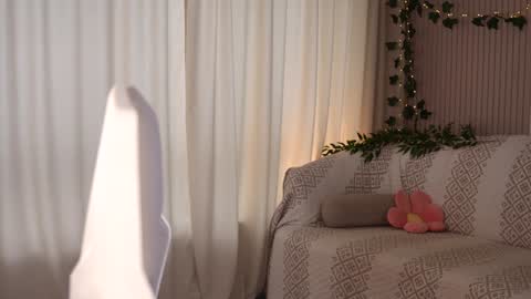 Snapshot of little_poetry chatting on 4, 10, 2025 Kiki online show from 4, 10, 2025