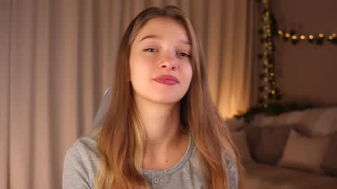 Snapshot of little_poetry chatting on 11, 10, 2025 Kiki online show from 11, 10, 2025