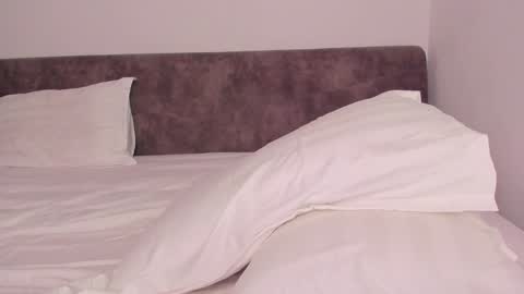 Snapshot of little_red_diamond chatting on 17, 12, 2024 hey im anna online show from 17, 12, 2024