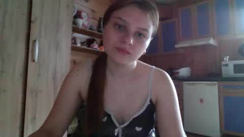 little_shygirl_ online show from 24, 9, 2025