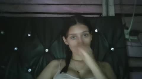 Snapshot of little_star_x_ chatting on 25, 5, 2026 ESTRELA online show from 25, 5, 2026