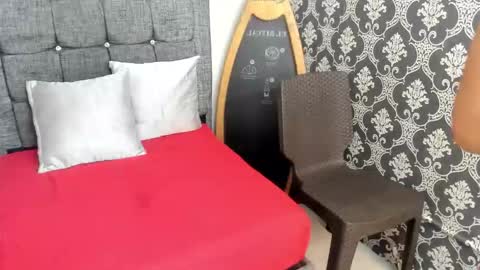 Snapshot of little_sugar19 chatting on 21, 10, 2025 alex online show from 21, 10, 2025