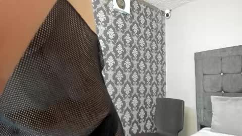 Snapshot of little_sugar19 chatting on 15, 12, 2025 alex online show from 15, 12, 2025