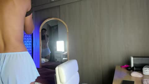 Snapshot of little_sugar19 chatting on 19, 2, 2026 alex online show from 19, 2, 2026