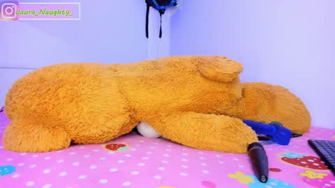 Snapshot of little_tatis chatting on 17, 12, 2024 Im Laura. buy my contentcompra mi contenido offline  online show from 17, 12, 2024