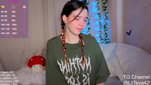 Snapshot of little_teya chatting on 16, 10, 2025 little Teya online show from 16, 10, 2025