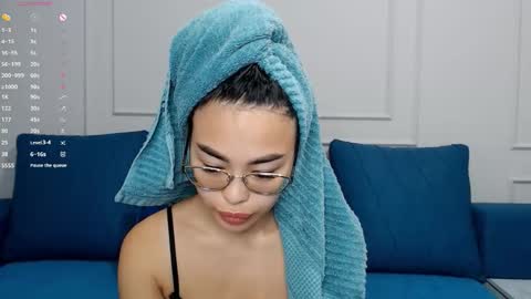 Snapshot of little_v1rgin_angel chatting on 6, 11, 2025 Kwan online show from 6, 11, 2025