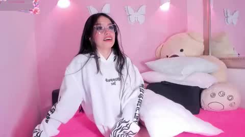 Snapshot of littlearii chatting on 9, 9, 2025 Ari online show from 9, 9, 2025