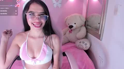 Snapshot of littlearii chatting on 27, 9, 2025 Ari online show from 27, 9, 2025